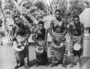Comunità primitiva, che ancora sopravvive in Africa, durante una cerimonia religiosa